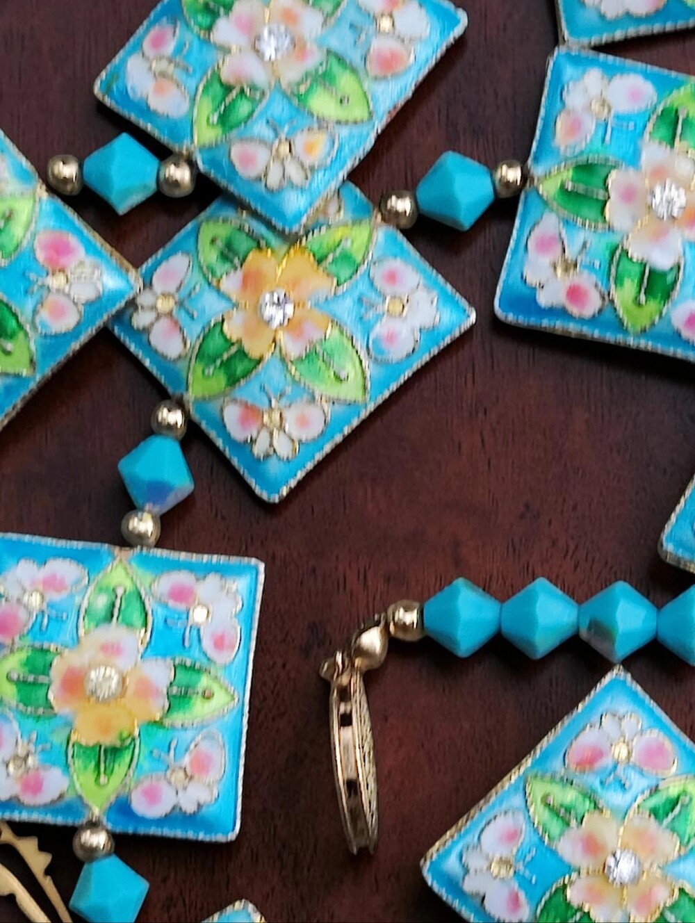 🦋 Vintage Enameled Cloisonne Floral Butterfly Artisan-made Necklace